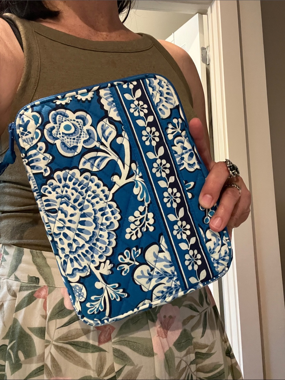 VERA BRADLEY Teal and White Paisley Quilted Zippered Pouch